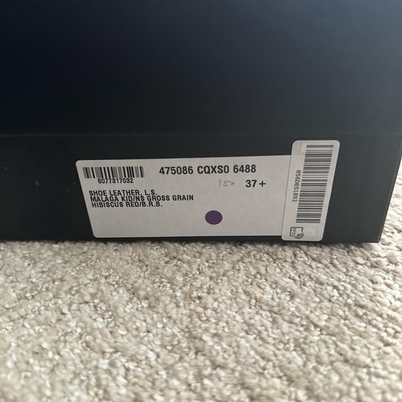 New with original box, dust bag, authentic card (No texting outside the app) - Picture 2 of 3